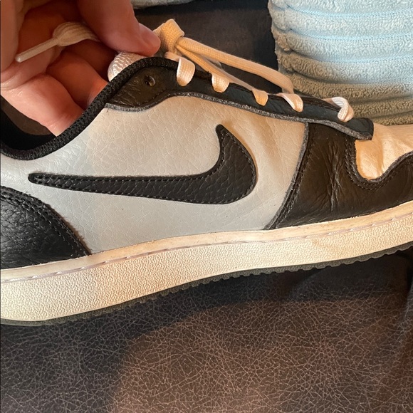 Nike Men's Black and White Sneakers - Picture 4 of 5